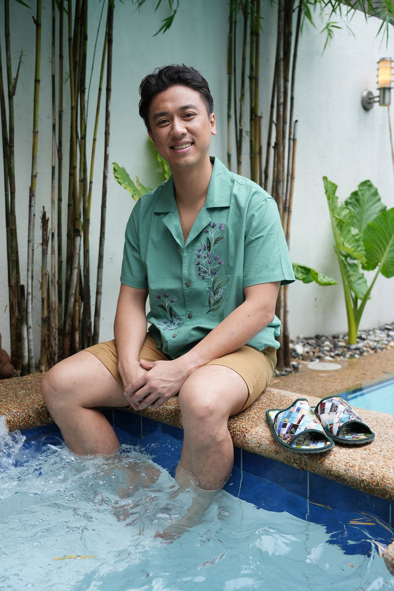 Marahuyo Embroidered Buttondown Top