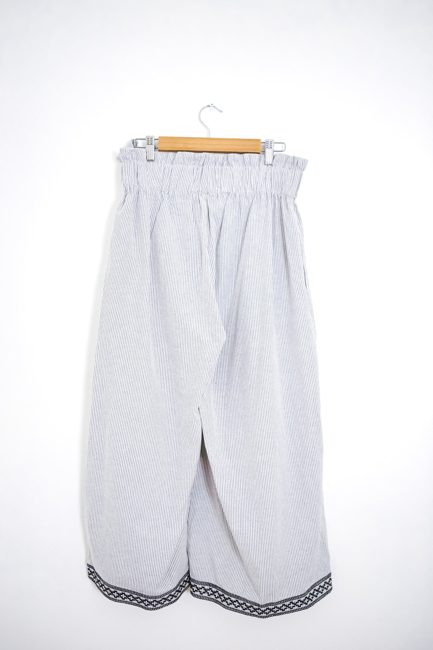 Alapaap Embroidered Culottes in White